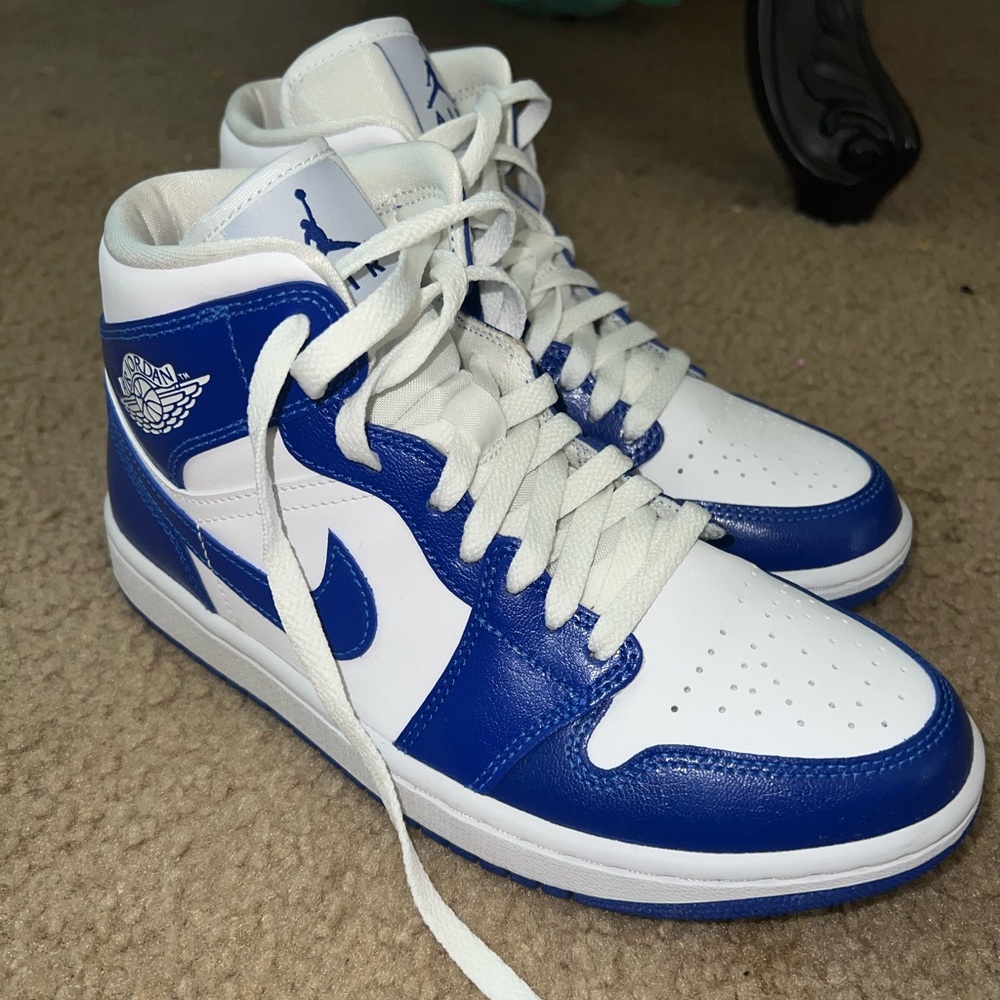 Air Jordan Mid